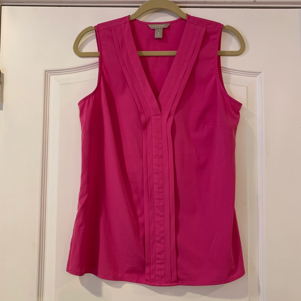 Banana Republic Pink sleeveless blouse, Size M